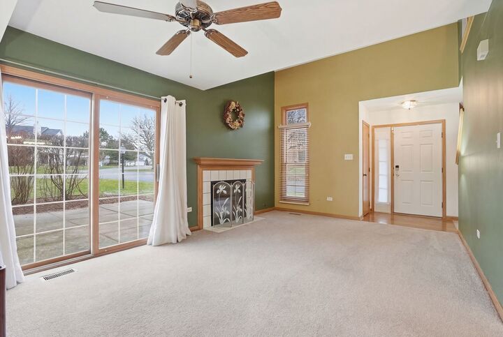 Property Photo:  9867 Cambridge Court B  IL 60448 