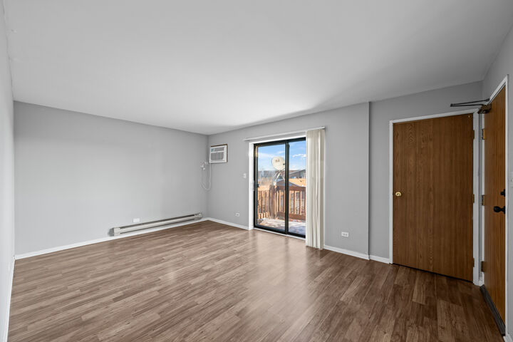 Property Photo:  1324 N Geneva Drive 3B  IL 60074 