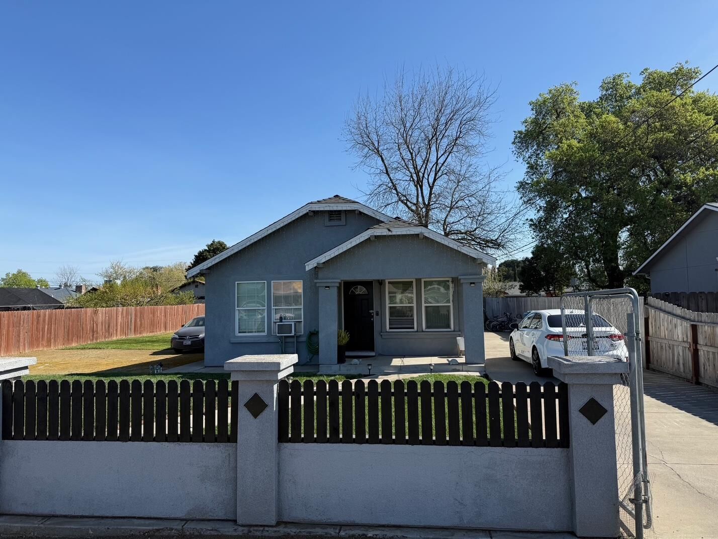Property Photo:  516 S Carroll Avenue  CA 95215 