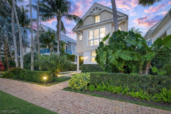 Property Photo: 42 6th Street S FL 34102