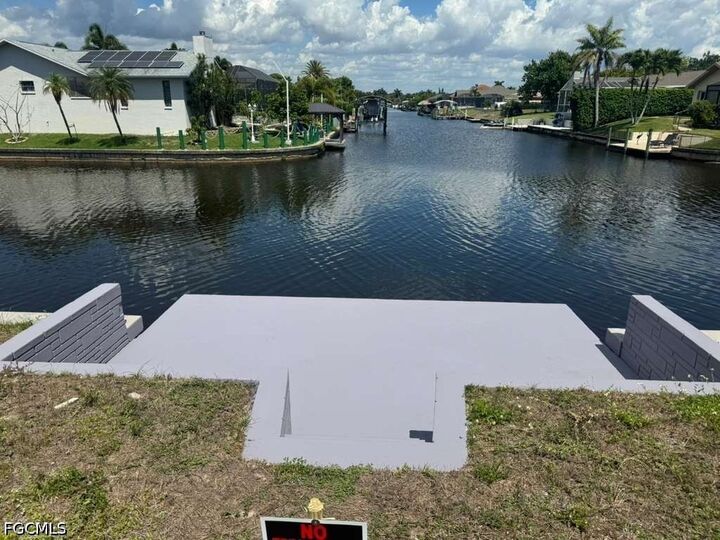 Property Photo:  1025 SE 20th Avenue  FL 33990 