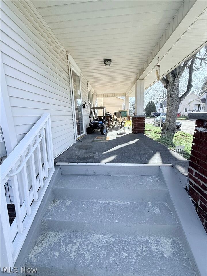 Property Photo: 1129 Barton Place NE OH 44705
