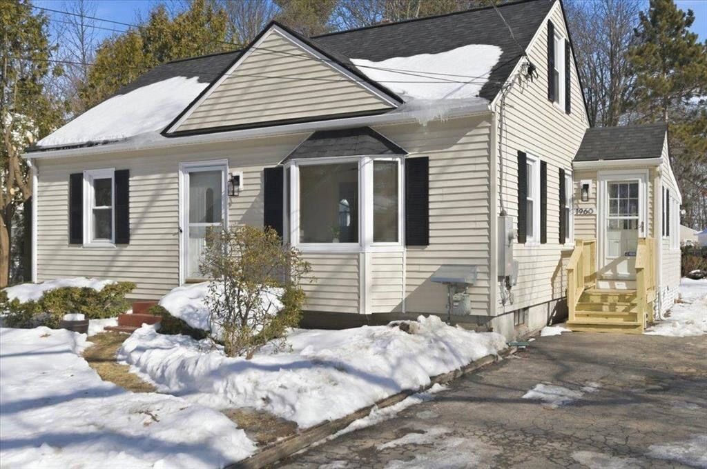 Property Photo:  1960 North Avenue  VT 05408 