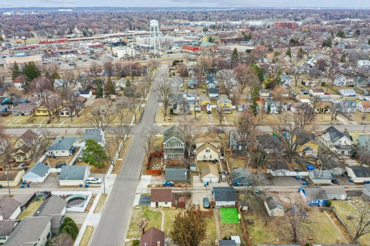 Property Photo:  4057 Quail Avenue N  MN 55422 