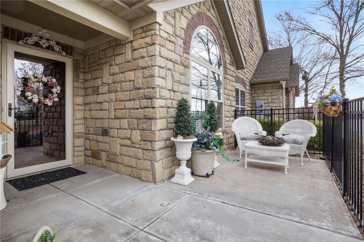 Property Photo: 1002 SW Naphtali Boulevard AR 72713