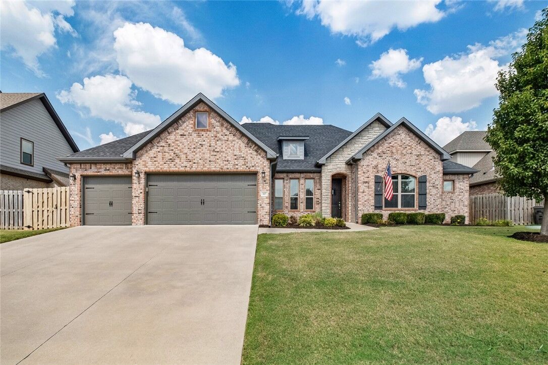 Property Photo:  807 Bellmara Circle  AR 72718 