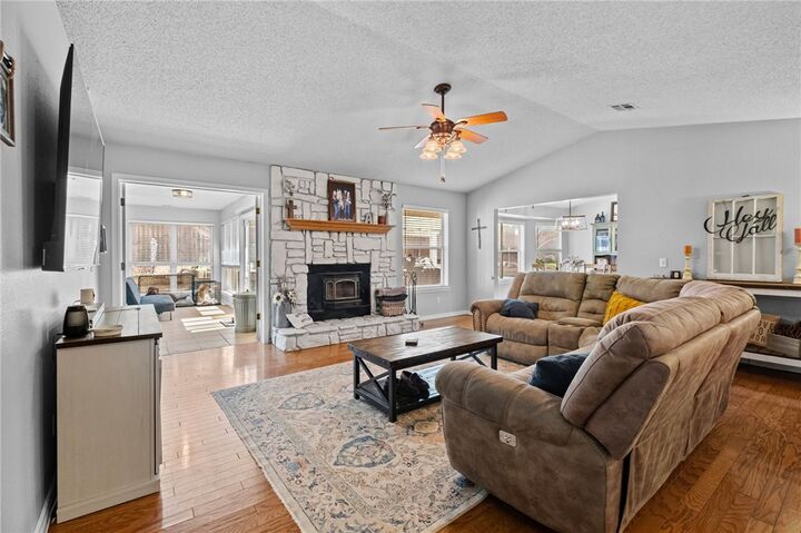 Property Photo: 9570 Lakewoods Drive AR 72756