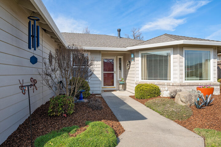 Property Photo:  125 Freshwater Drive  OR 97535 