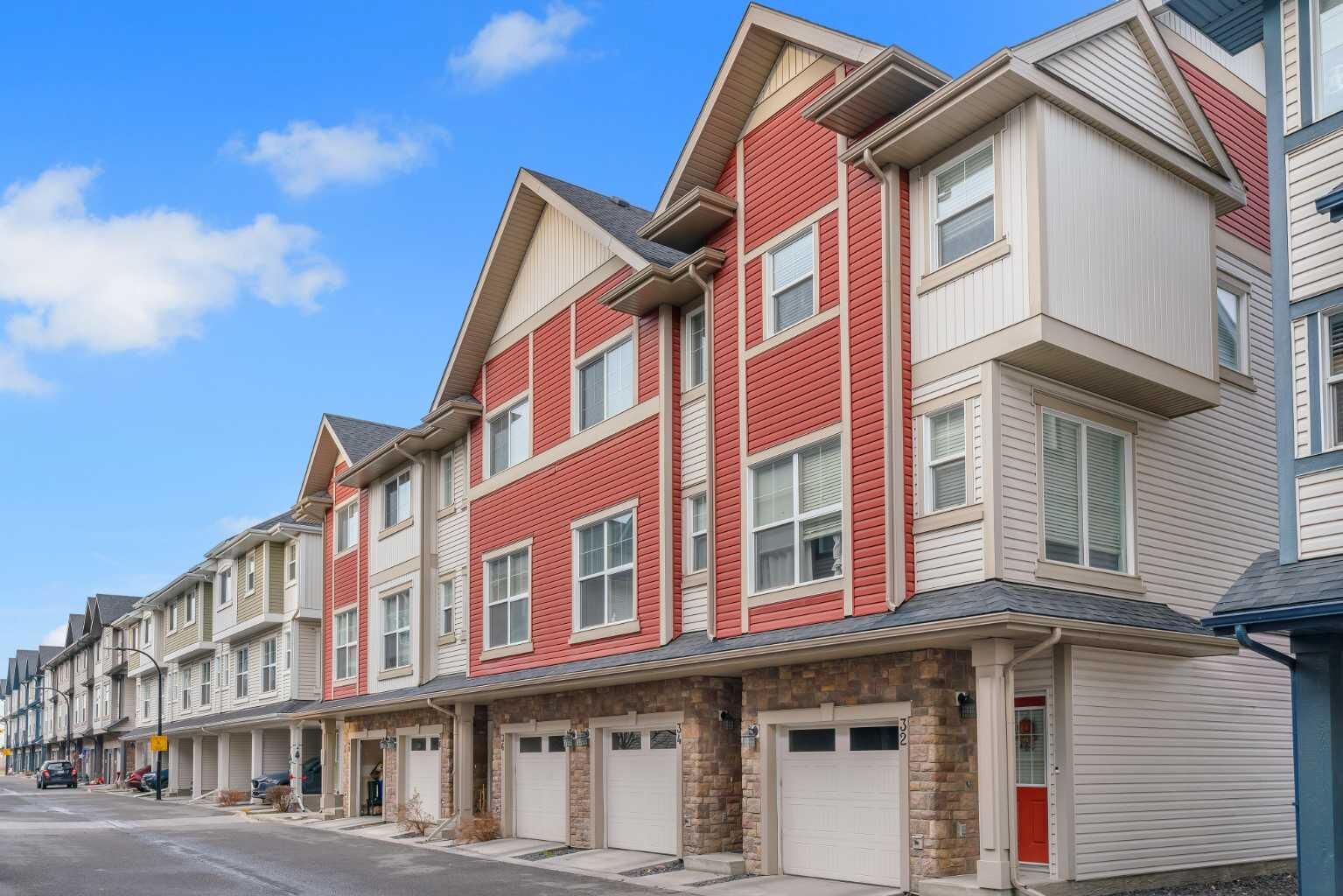 Property Photo:  34 New Brighton Point SE  AB T2Z 1B6 