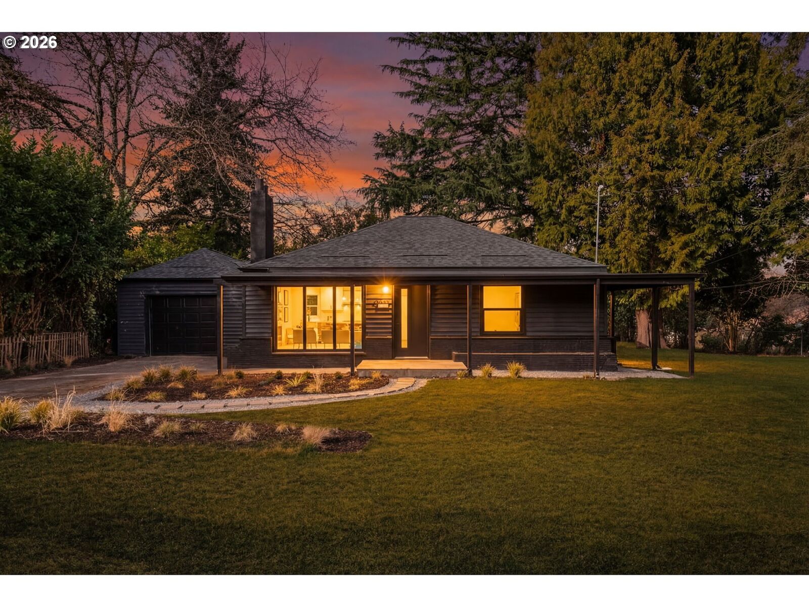 Property Photo:  6645 NE Alberta St  OR 97218 