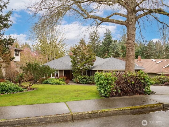 Property Photo:  21537  Elm Drive  WA 98036 