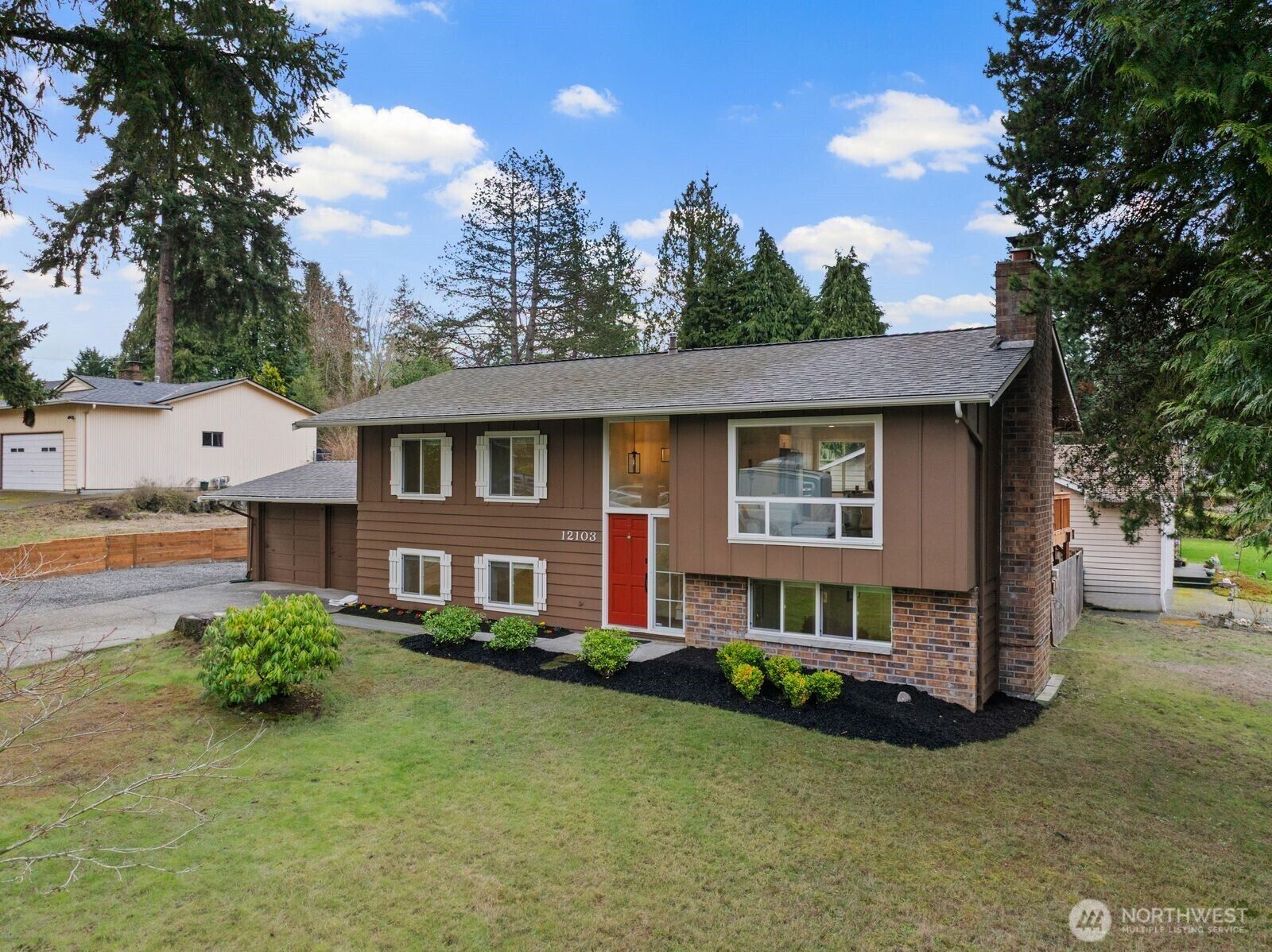 Property Photo:  12103 SE 70th Street  WA 98056 