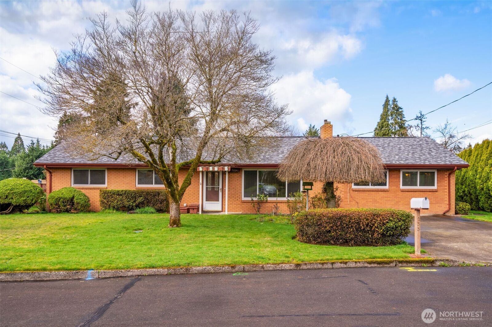 Property Photo:  235  9th Street  WA 98671 