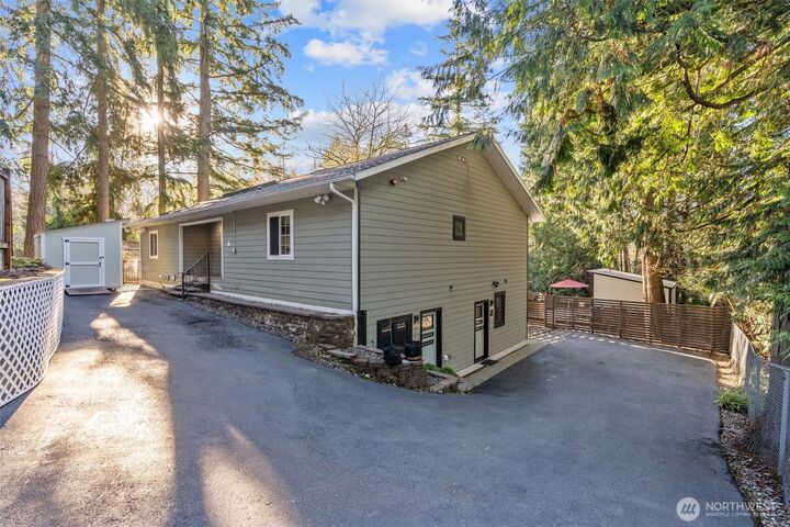 Property Photo:  7337  151st Avenue NE  WA 98052 