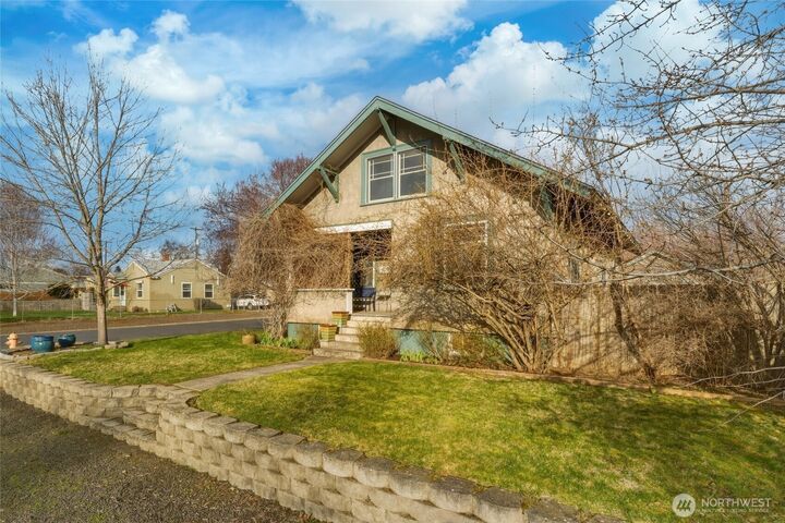 Property Photo:  1203 S 3rd Avenue  WA 99362 