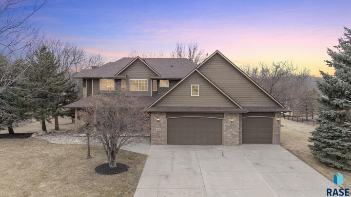 Property Photo:  1601 S Sierra Cir  SD 57110 