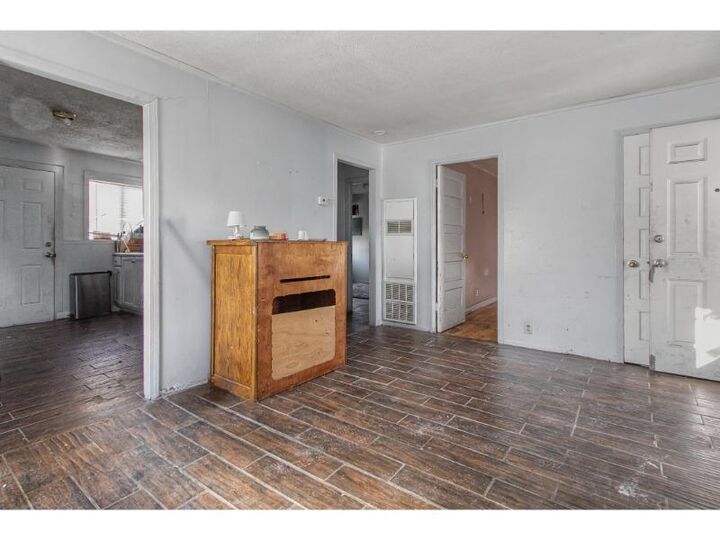 Property Photo: 2937 S Rutan St KS 67210