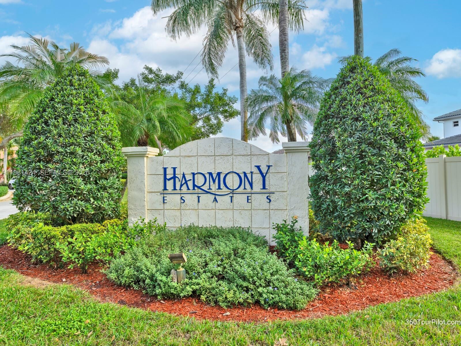 Property Photo:  1663 E Harmony Lake Cir .  FL 33324 