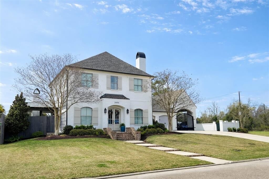 Property Photo:  2006 Barbe St Street  LA 70601 