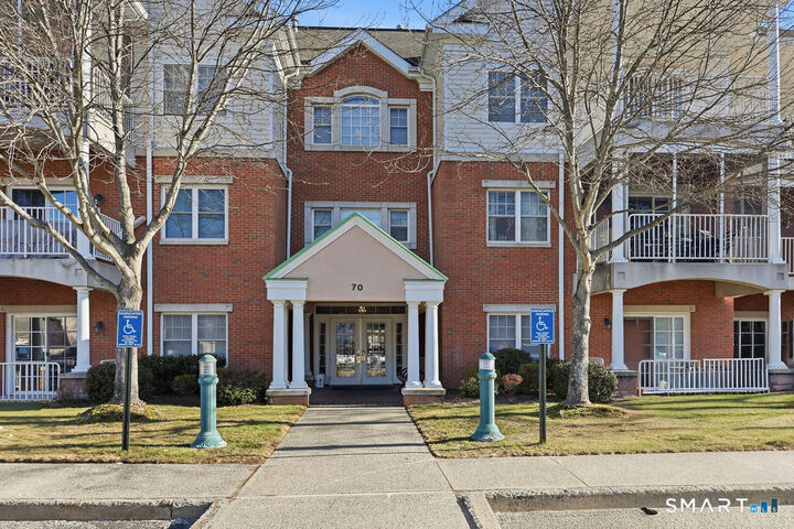 Property Photo: 70 Southwick Court 204 CT 06410