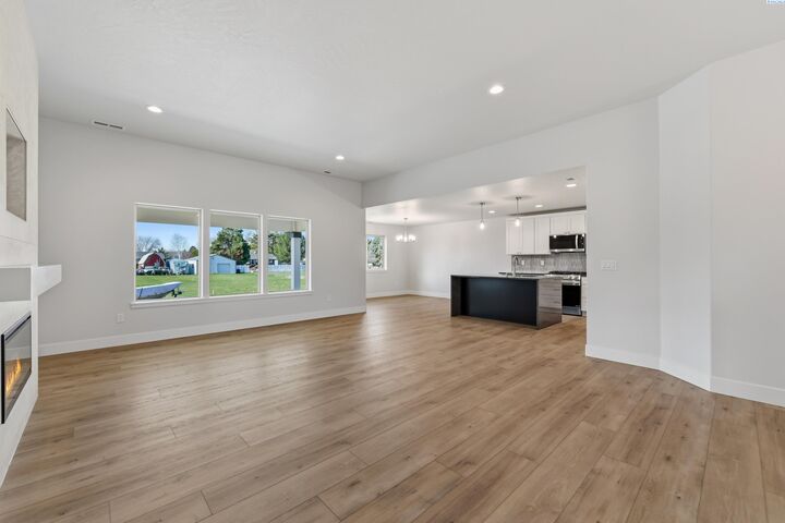 Property Photo: 10008 Redbud Dr WA 99301