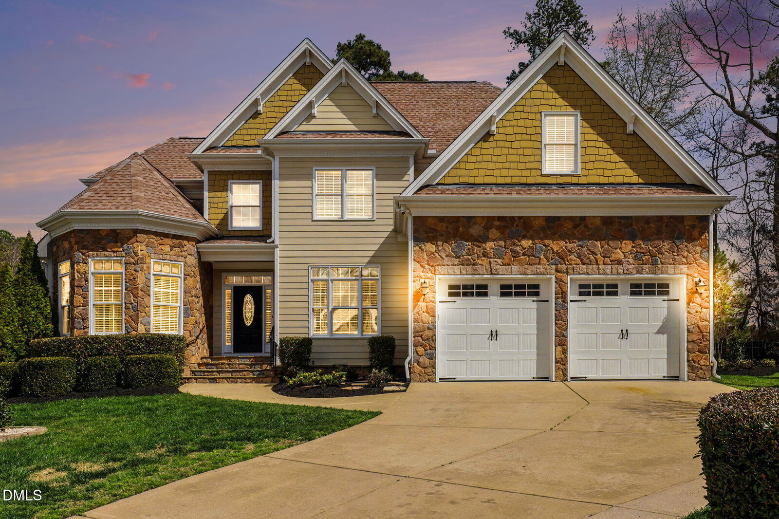 Property Photo: 1819 Glacier Court NC 27526