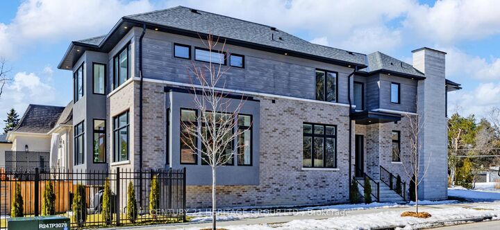 Photo de la propriété:  251 Oxford Street  ON L4C 7V7 