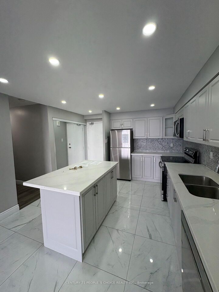 Property Photo: 40 Panorama Court 910 ON M9V 4M1
