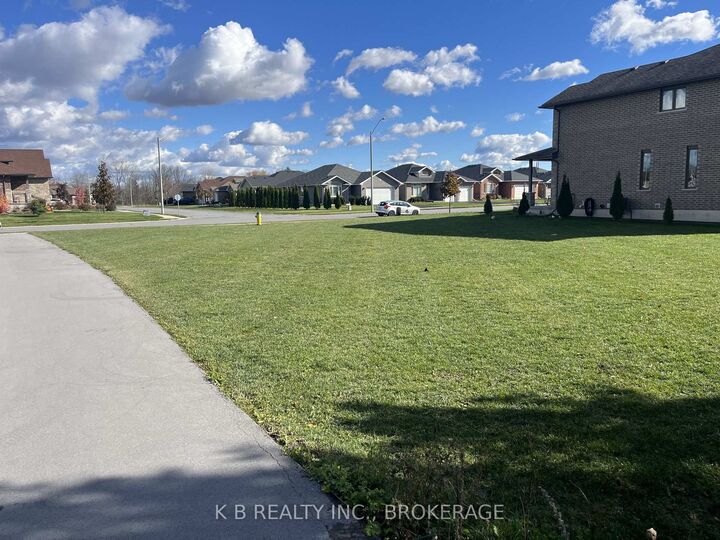 Property Photo: 104 Cherrywood Parkway ON K7R 0B1
