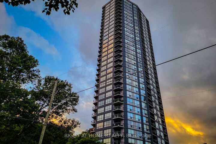 150 Charlton Avenue E 601 — photo 1