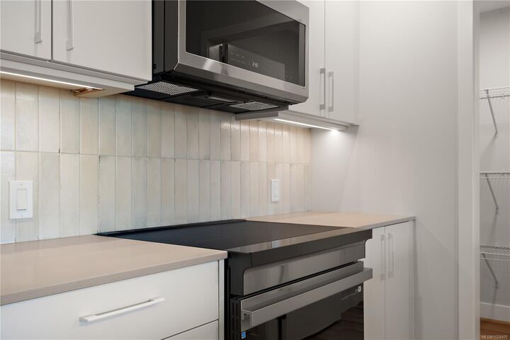 Property Photo:  2881 Leigh Rd #318  BC V9B 4G5 