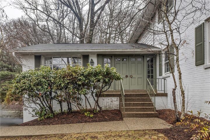 Property Photo:  103 Lynbrook Dr  PA 15317 