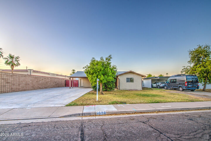 Property Photo:  1258 W Manhatton Drive  AZ 85282 
