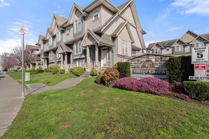 Property Photo:  6498 Southdowne Place 28  BC V2R 0K3 