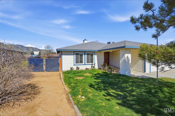 Property Photo:  19817 Mesa Drive  CA 93561 