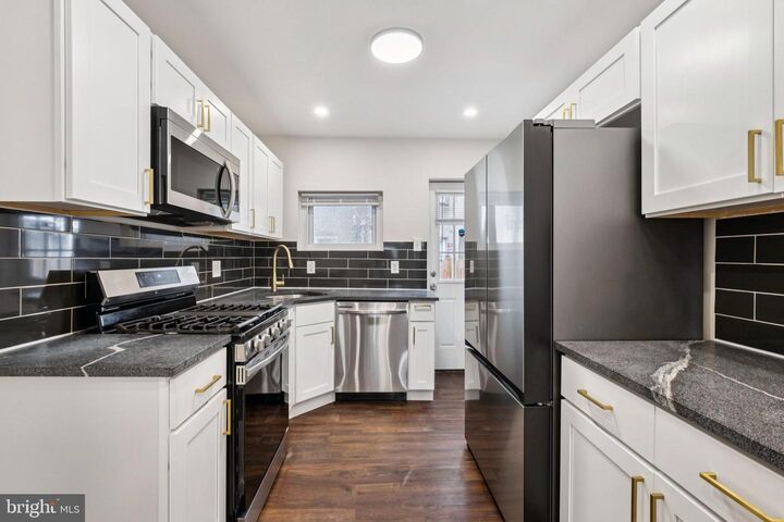 Property Photo:  2319 N Hancock Street  PA 19133 