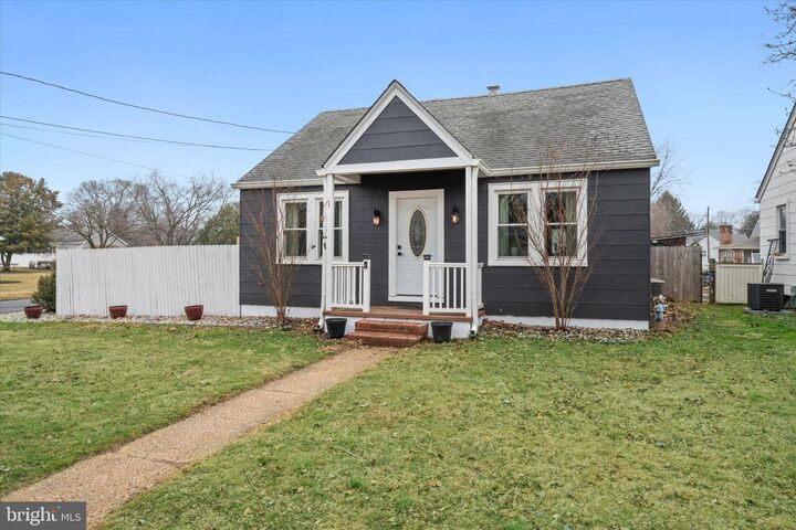 Property Photo: 7 Second Avenue DE 19720