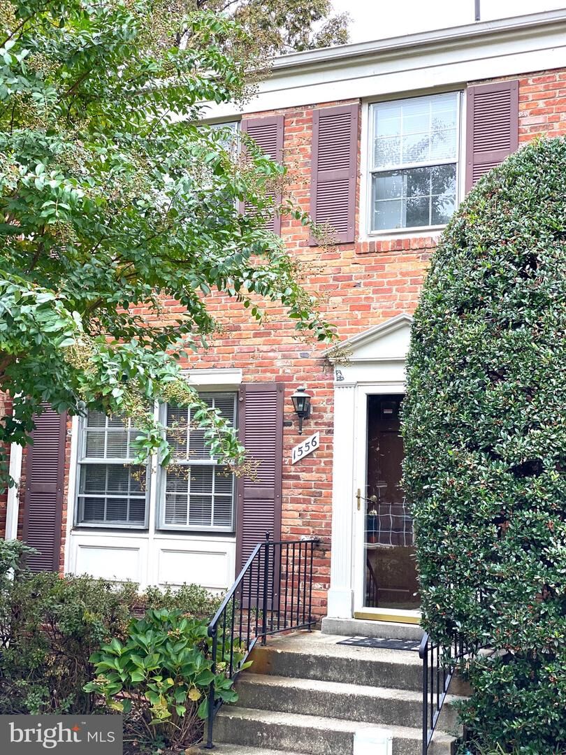 Property Photo:  1556 Bruton Court  VA 22101 