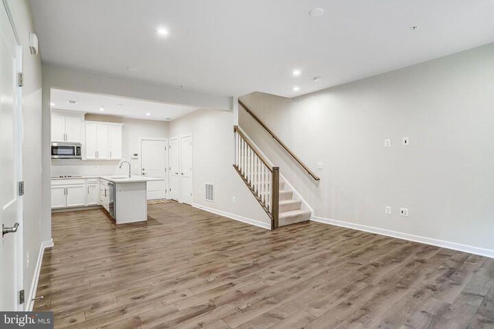 Property Photo: 44499 Wolfhound Square VA 20147