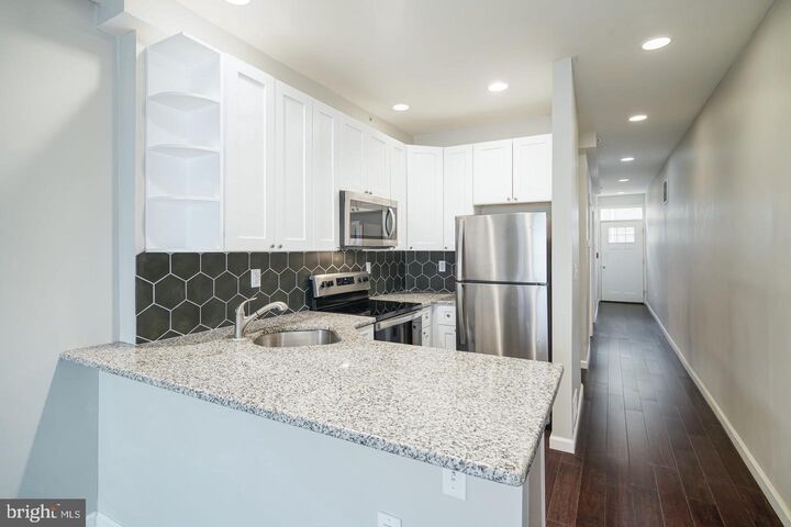 Property Photo:  2408 W Thompson Street 1  PA 19121 