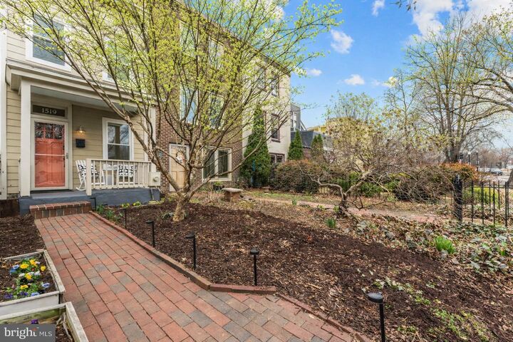 Property Photo:  1519 North Carolina Avenue NE  DC 20002 
