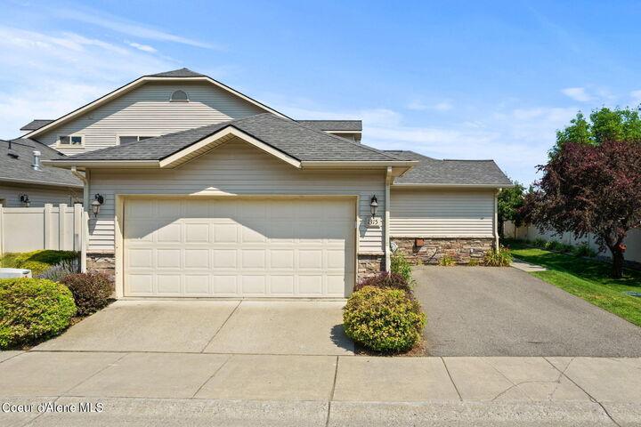 Property Photo:  1315 E Mordyl Loop  ID 83854 