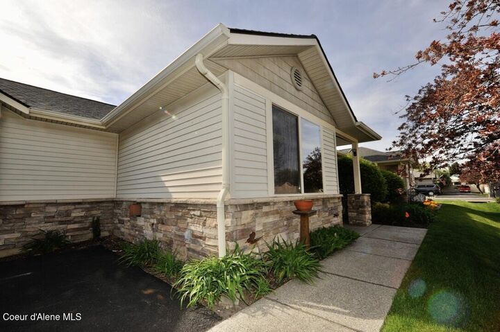 Property Photo:  1315 E Mordyl Loop  ID 83854 