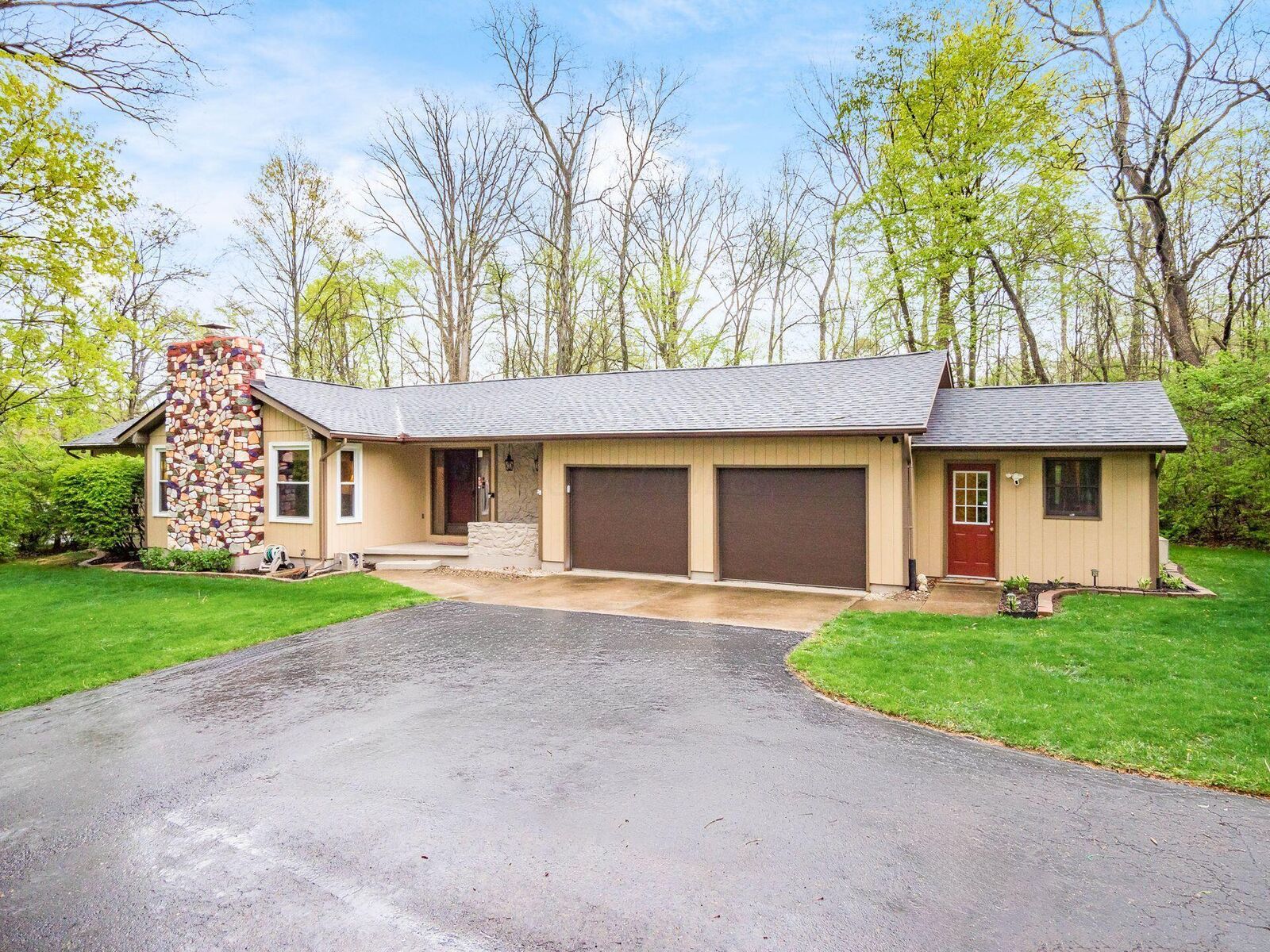 Property Photo: 4381 Briarwood Drive OH 43078