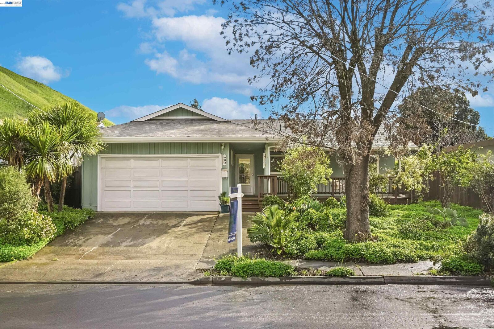 Property Photo:  682 Patoma Ct  CA 94536 