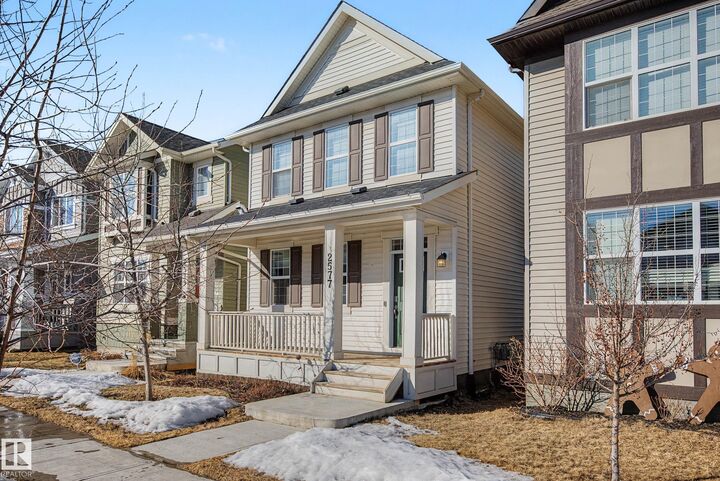 Photo de la propriété:  2577 Coughlan Road SW  AB T6W 2Z6 