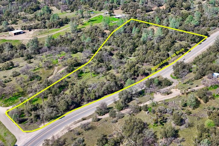 Property Photo:  6 Knickerbocker  CA 93601 