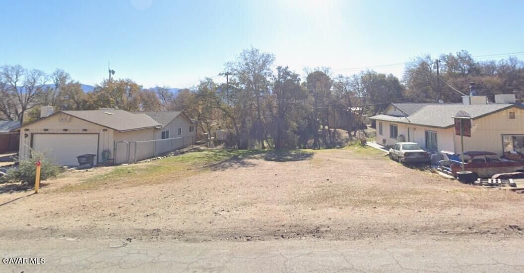 Property Photo: 661 Sierra Vista Drive CA 93285