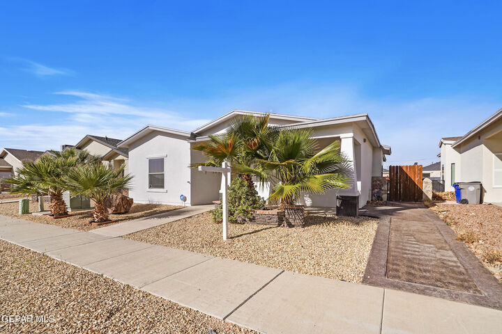 Property Photo: 2009 William Caples Street TX 79938