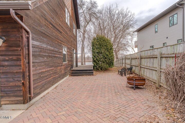 Property Photo:  1512 River Drive NE  ND 58554 